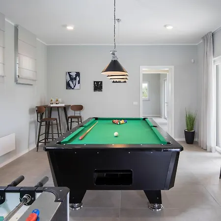Feriehus In Mit Privatem Beheizten Pool Und Sauna By Interhome Premantura